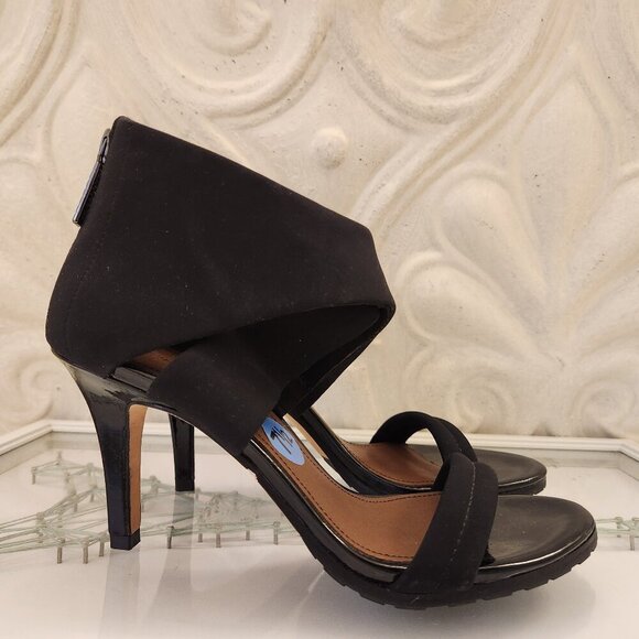Donald Pliner "Tilly" Heeled Sandals. NWT. Size 7.5 - Picture 1 of 9